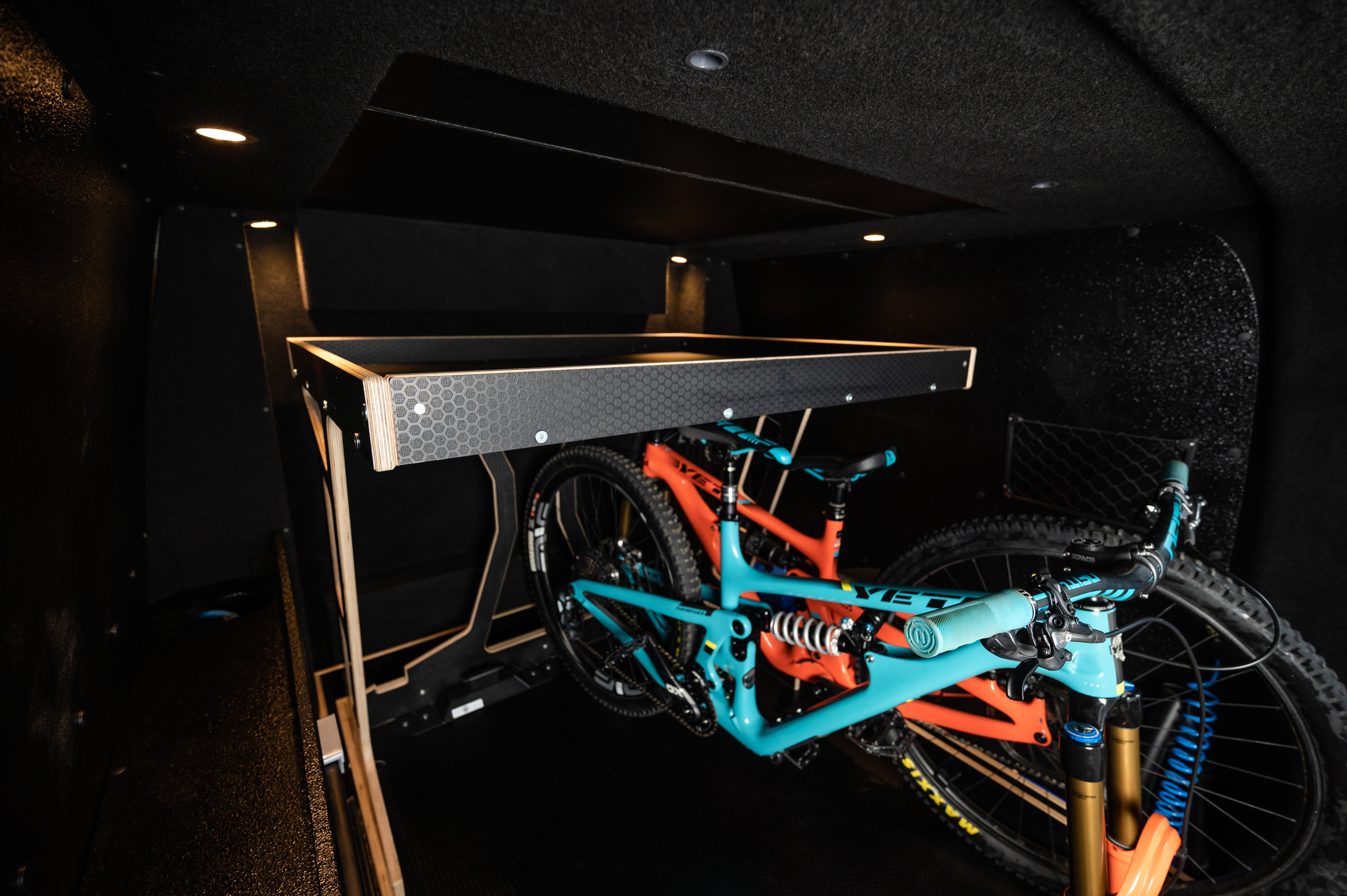 TTR_Carbon_Interior-51