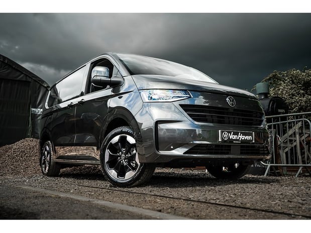 VOLKSWAGEN TRANSPORTER T7 T32 Panel Van Commerce Pro SWB 170ps 2.0 TDI 8sp SWB 2.0 Auto Diesel