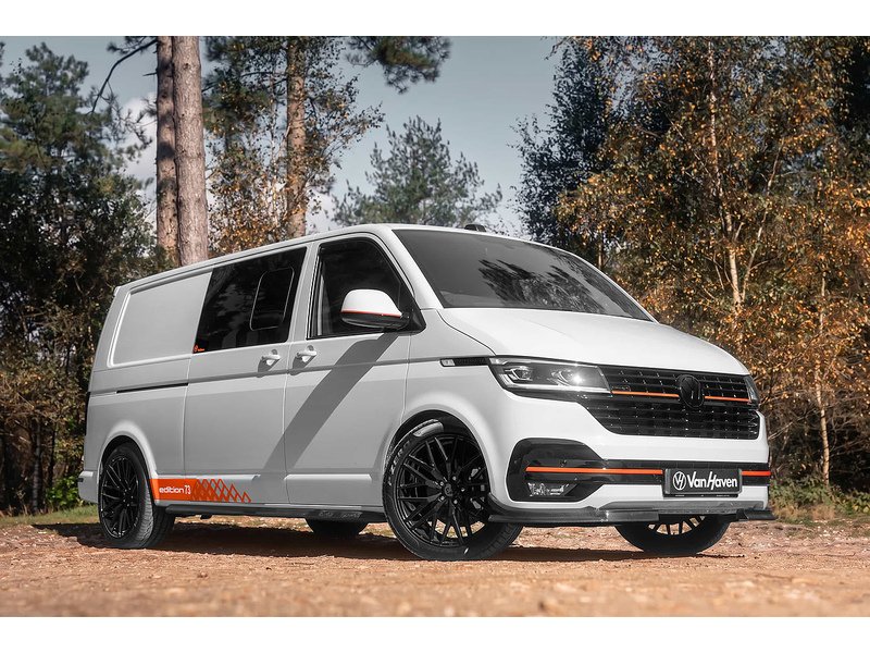 VOLKSWAGEN TRANSPORTER KOMBI VAN HIGHLINE LWB 204PS 2.0 TDI DSG