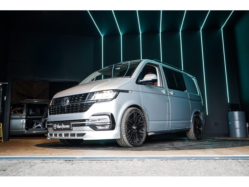 VOLKSWAGEN TRANSPORTER T6.1 TDI T32 Highline Combi Van 2.0 Automatic Diesel