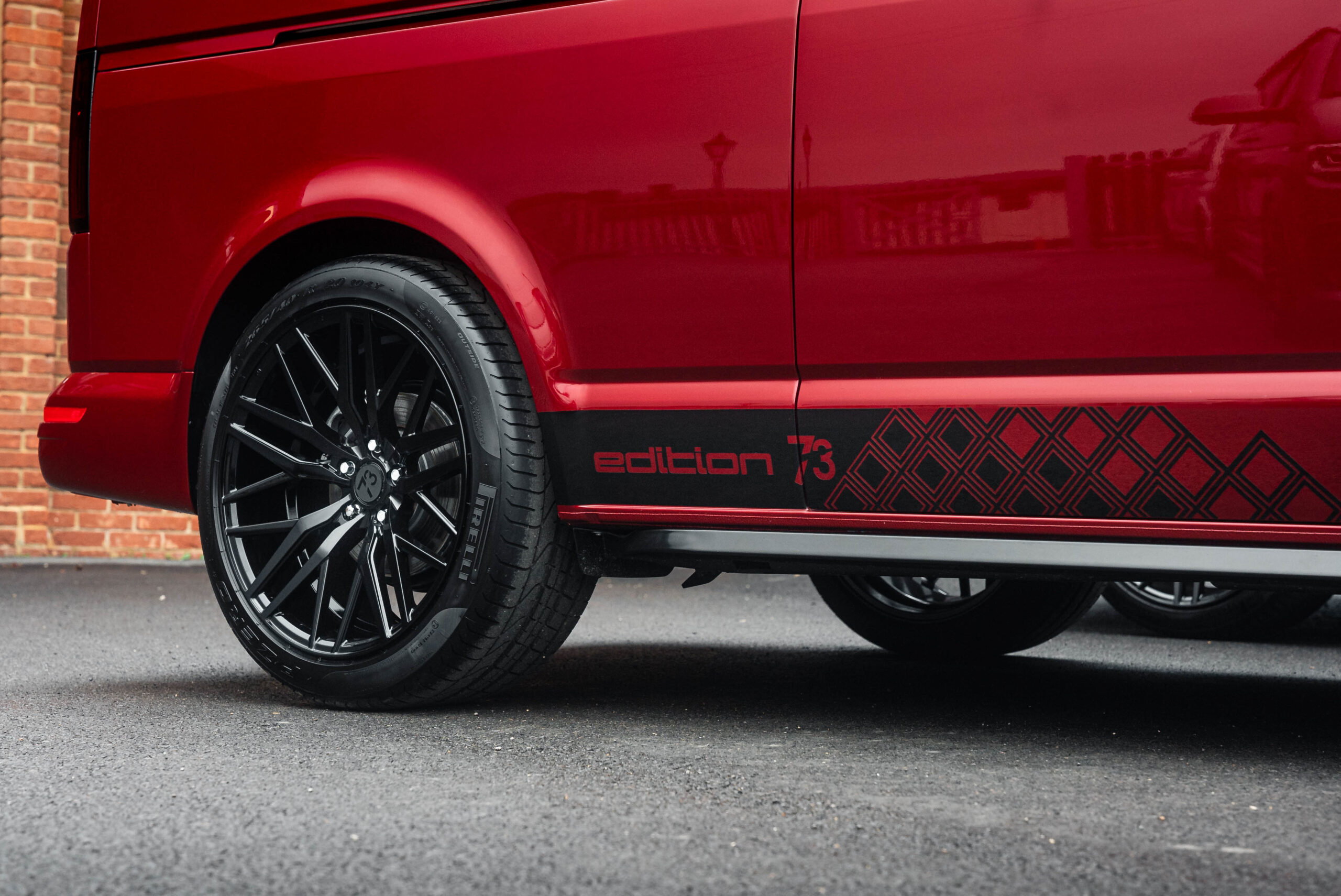 Edition 73 Transporter exterior